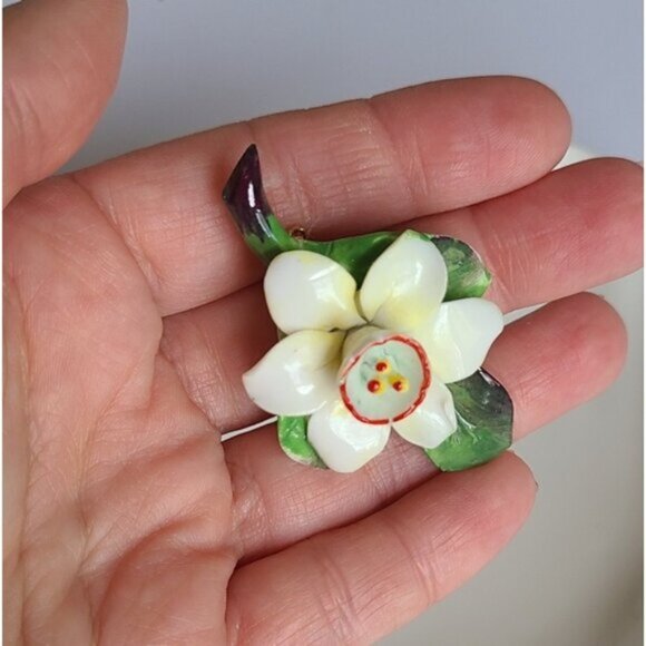 Vintage Signed Collectible Cara China White Flower Floral Brooch London - Picture 6 of 10